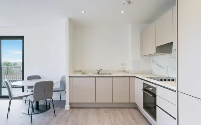 LH-Pullman House 2