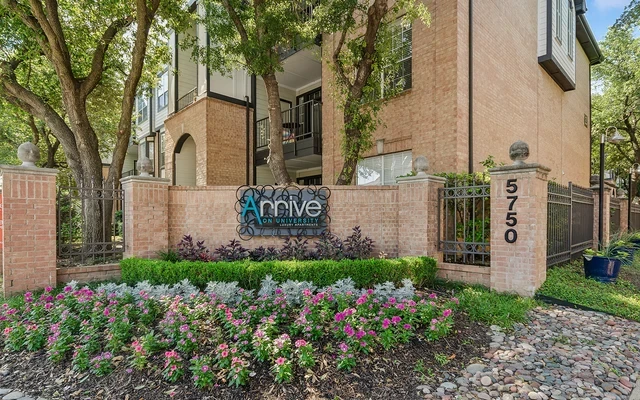 Arrive on University - chỗ ở sinh viên tại Dallas