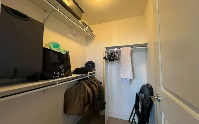 23 Sheppard Avenue E - North York student accommodation - 2+1 bed 2 bath