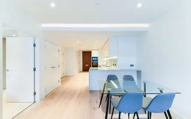 Hampton Tower, (South Quay Plaza) , London, E14 9LW 2