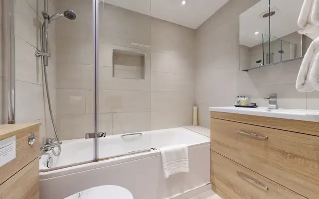 Sloane Avenue 11421# 4