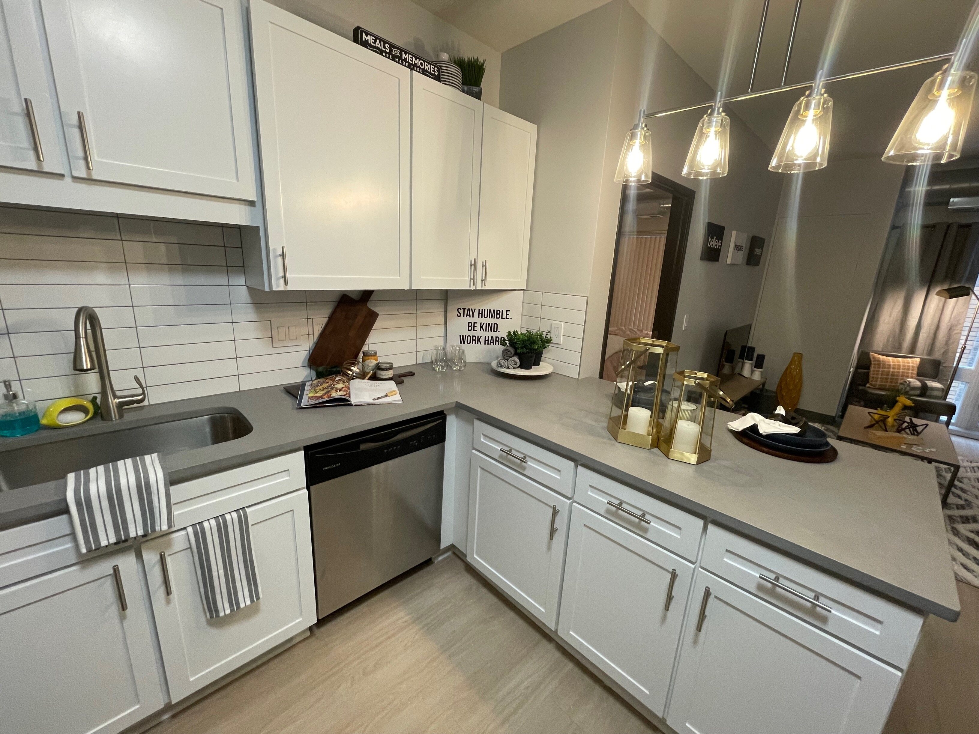 Yugo Minneapolis Sydney Hall 2