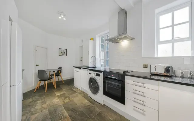 Cropthorne Court, 20-28 Maida Vale, London, W9 1TA 2