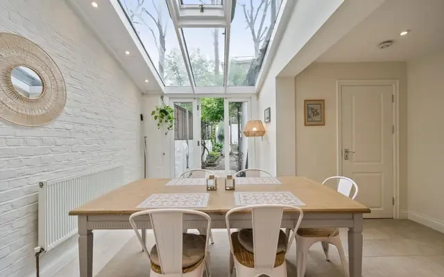 Billing Road, Chelsea, London, SW10 9UJ 2