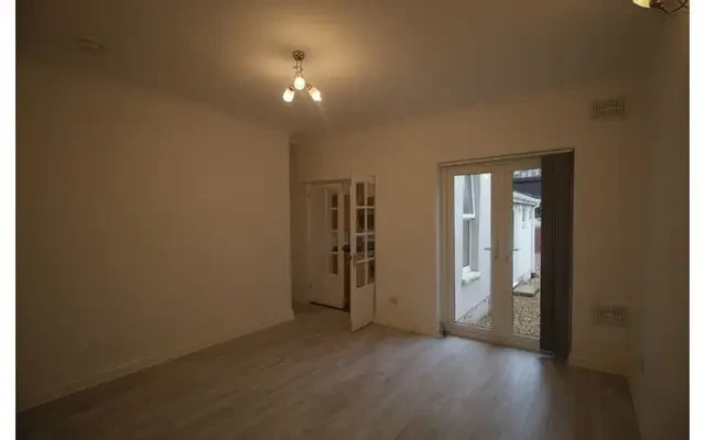 Ashton Gate Road, Southville, Bristol, BS3, UK 4