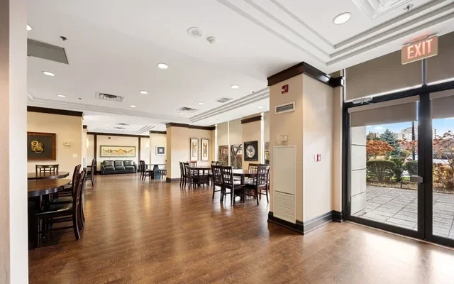 The Richmonde Condos 4