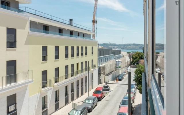Sunny 1-bedroom apartment in Ajuda 0