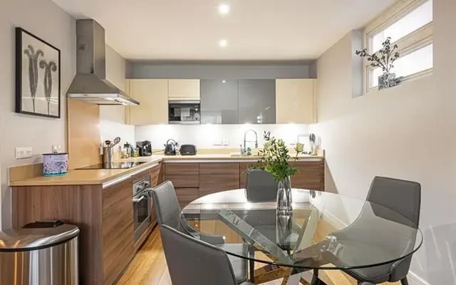 Putney Hill, Putney, London, SW15 6RB 2