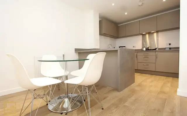 apartment in Poplar 2