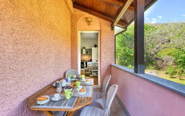 VP - Sea Garden - B4 with parking 1