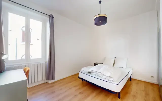 Sunny single bedroom in Gratte Ciel 2