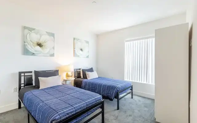 Fully furnished 3 Bedroom Apartment on Poinsettia Place 3