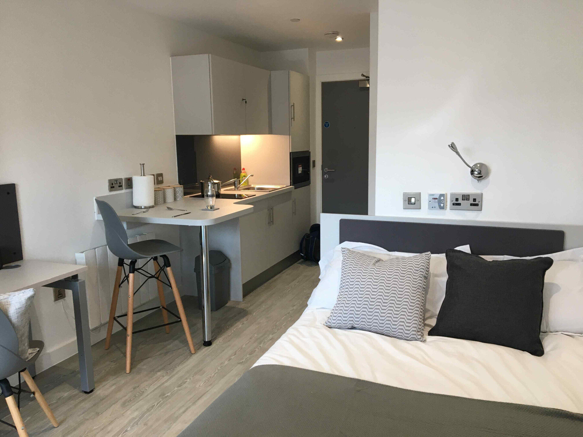 Classic Studio Floor 1-2