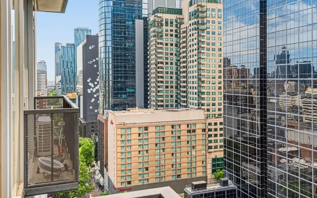 Student Living on Lonsdale 3