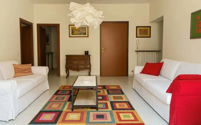 Duomo-Aeroporto | Ampio Quadrilocale con 2 Camere da Letto 1