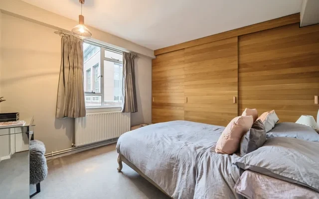 LH-Red Lion Square 1