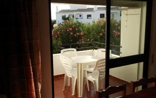 apartment near Rua do Conjunto Turístico dos Alporchinhos - Albufeira student accommodation
