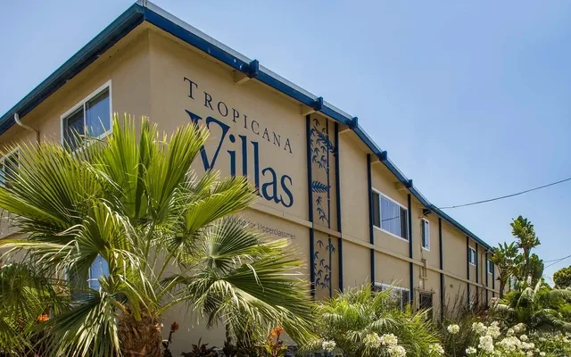 Tropicana student living 0