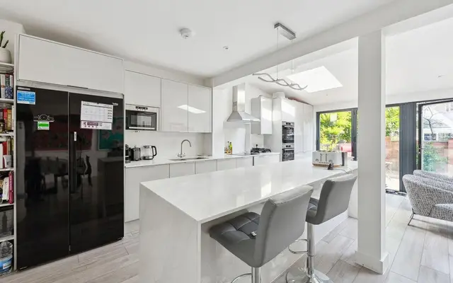 Alyth Gardens, London, NW11 7EN 1