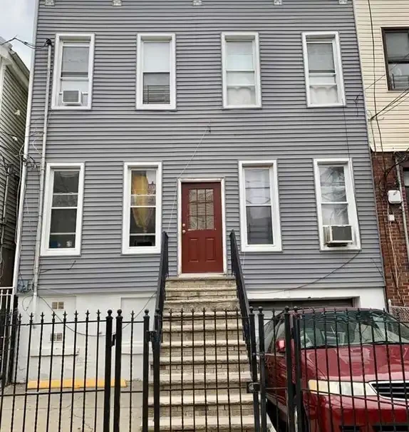235 Webster Ave Unit 1