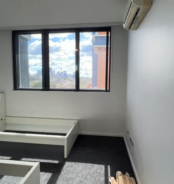 2 Crystal St