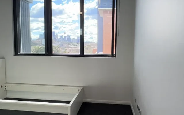 2 Crystal St 0
