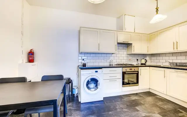 Nevern Square, Earls Court, SW5 1