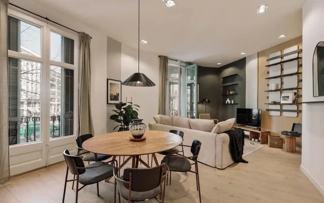 Hidiv - 3 bedrooms and terrace in Eixample Dreta 1