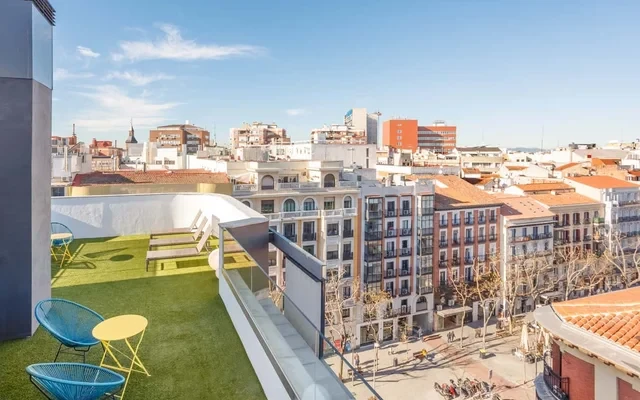 Java - 3 bedroom and shared pool in Almagro 4