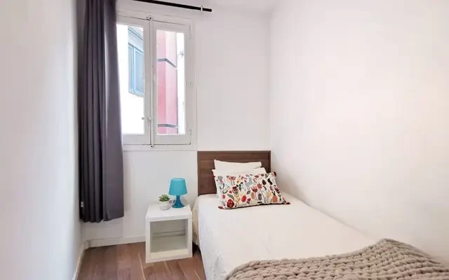 Appartamento minimalista a Madrid, Calle Valencia 2