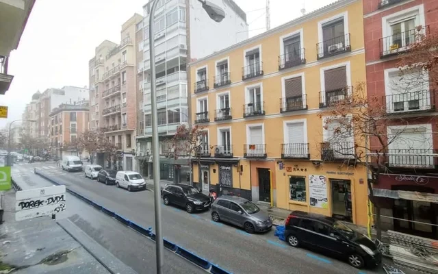 Espacioso piso en la calle Fernandez de los Rios 4
