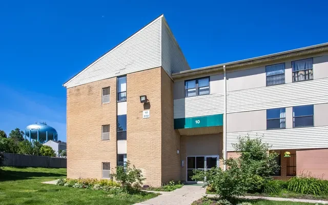 Waterford Square Apartments 0
