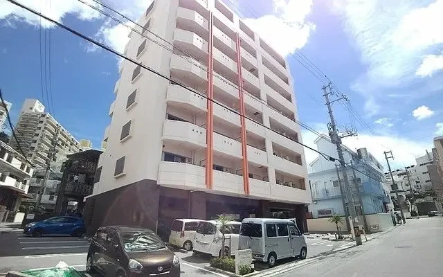 アビタシオン・コリーヌ 8階 – Studentenunterkunft in Naha