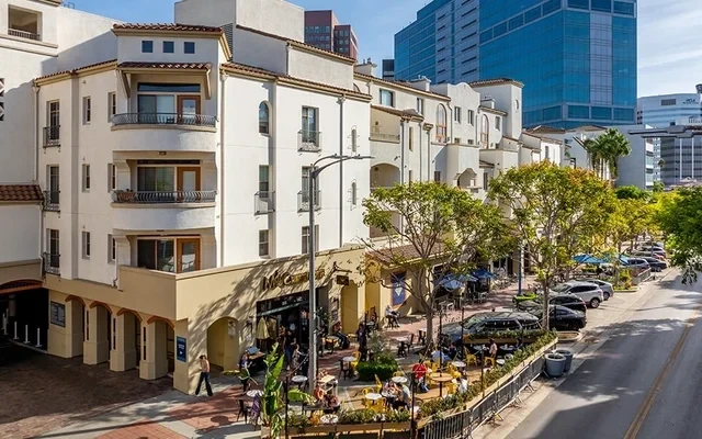 The Glendon Apartments in Westwood 1