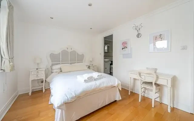 Campden Street, London, W8 7EN 1