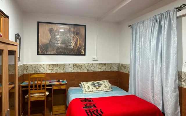 SE ALQUILA APARTAMENTO AMUEBLADO NUMERO 5 0