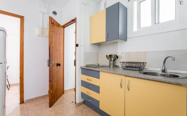 Sublime double bedroom near the Drassanes metro 2