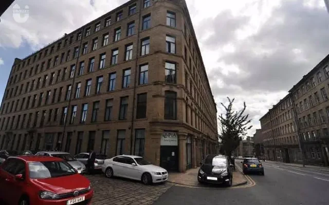 1 bedroom apartment near University of Bradford 2