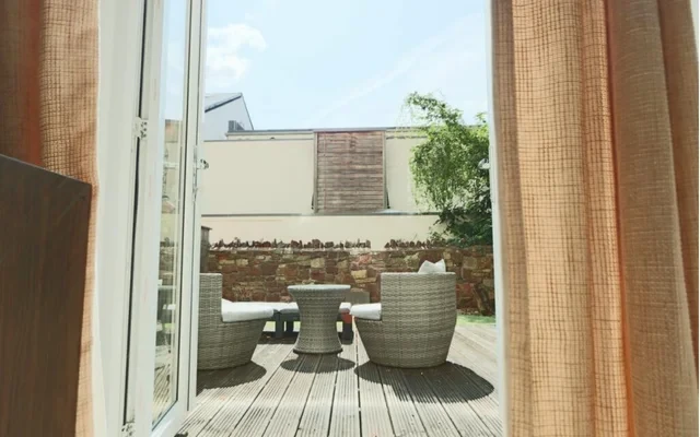 Entire Place·2B1B···Meridian Place 0