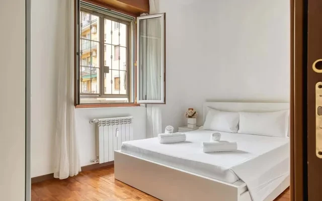 Apartment in Alzaia Naviglio Pavese 3