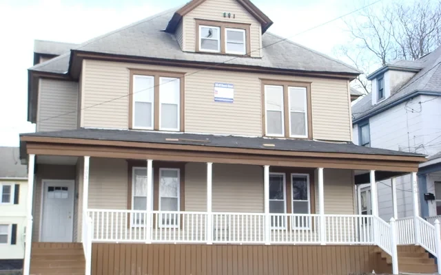 303-05 Beech Street 0