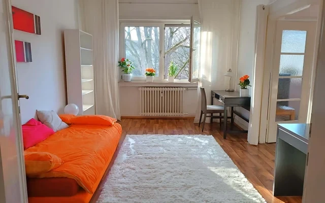 Beautiful quiet full serviced flat - excellent location 1