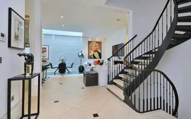 Adam's Row, Mayfair, London, W1K 2LA 1