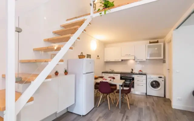 studio near Via Santa Giulia 4