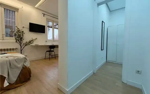 Very charming studio in the Chamberi district 3