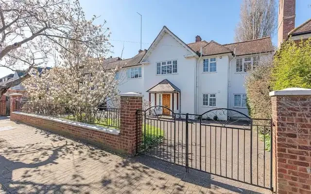 Roedean Crescent 0