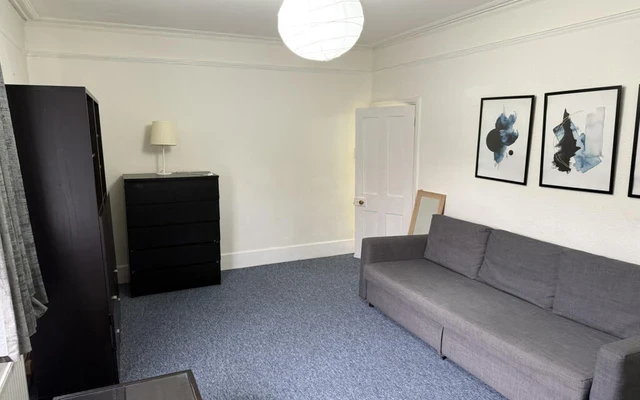 LH-Egerton Gardens - London student accommodation