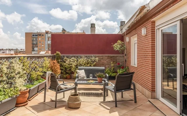 Clarac - 2 bedrooms and terrace in Azca 1