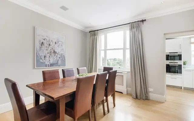 Onslow Gardens, South Kensington, London, SW7 3BU 3