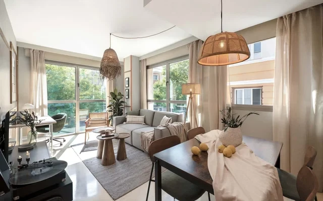 Naima - 2 bedrooms and pool in Trafalgar 1
